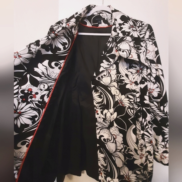 Jacket - Picture 3 of 4